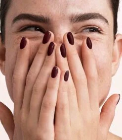 Pink Gellac - Sangria Red - Gellak - Vegan - Donkerrood - Creamy Finish - 15 Ml -Cosmetica Winkel 1050x1200 36