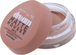 Maybelline Dream Matte Mousse Foundation - 08 Light Beige -Cosmetica Winkel 1200x863 1