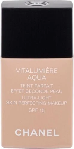 Nieuwe Producten 19 Chanel Vitalumiere Aqua Foundation - 30 Beige - SPF15 - 30 Ml